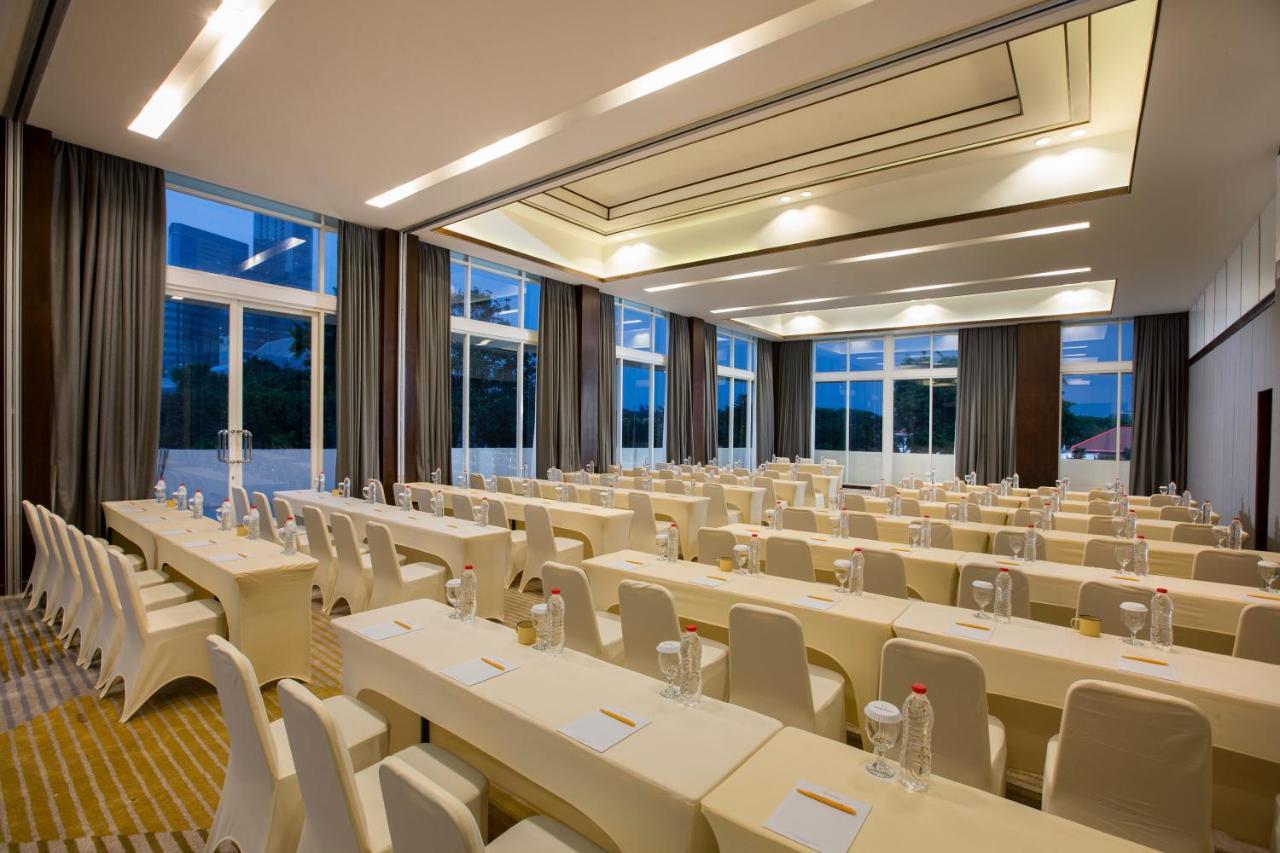 Kampi Hotel Tunjungan - Surabaya Exterior photo
