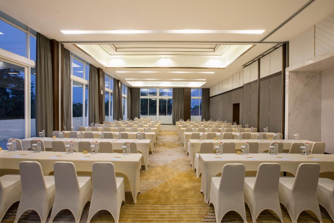 Kampi Hotel Tunjungan - Surabaya Exterior photo